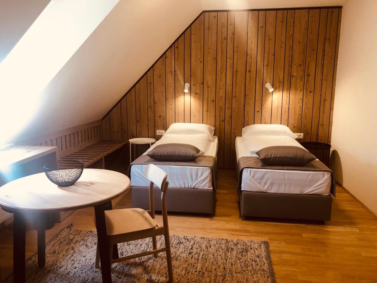 Na Vasi Restavracija In Prenocisca Hotel Skofja Loka Luaran gambar