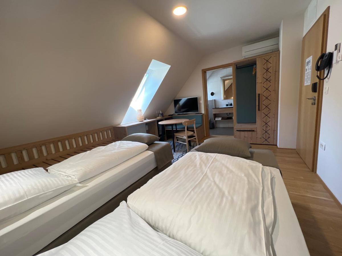Na Vasi Restavracija In Prenocisca Hotel Skofja Loka Luaran gambar