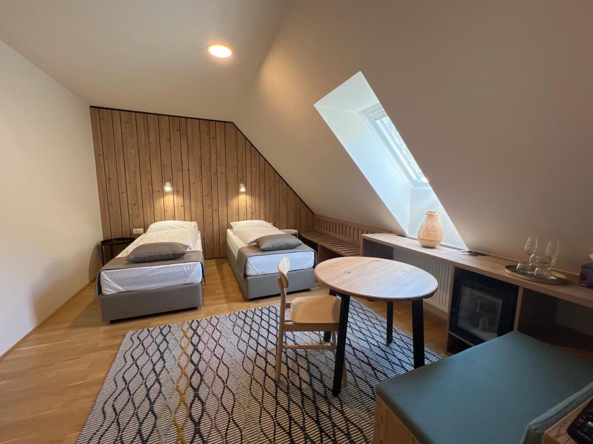 Na Vasi Restavracija In Prenocisca Hotel Skofja Loka Luaran gambar